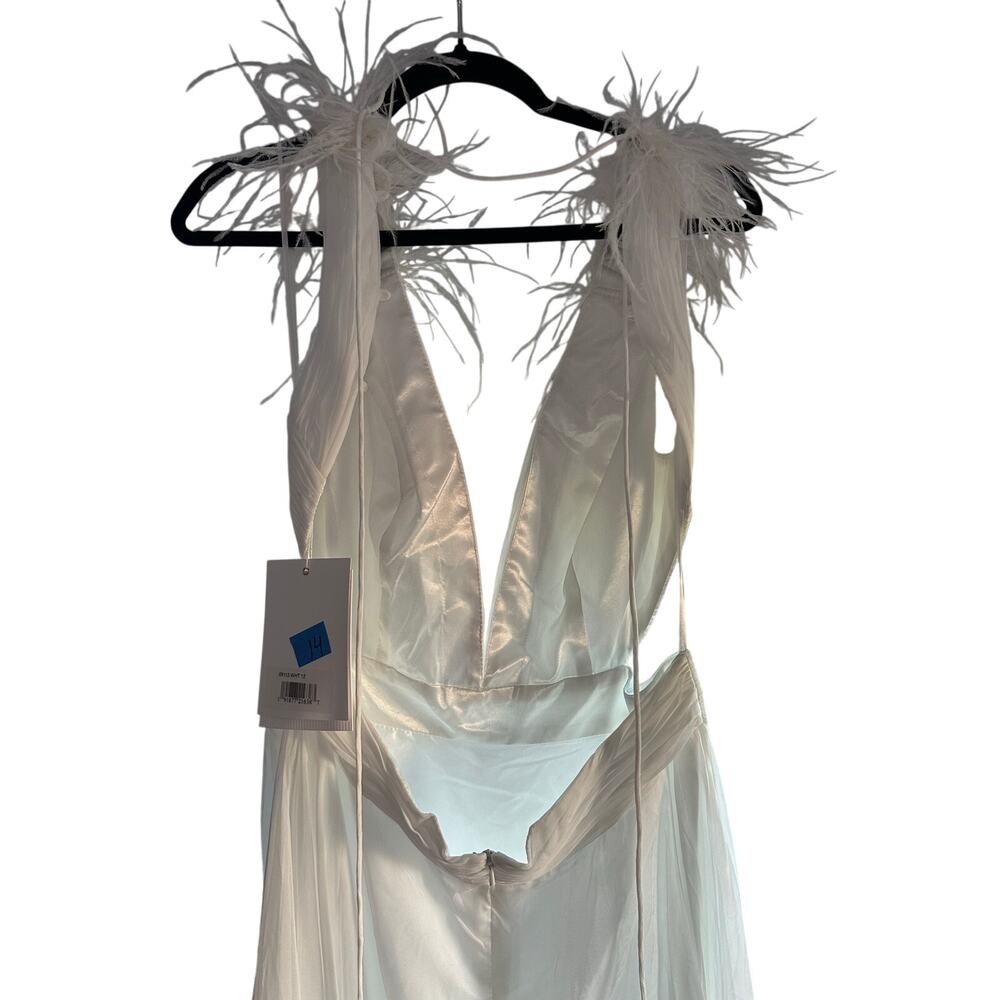 NWT Mac Duggal Plunge Ostrich Feather A-Line Gown in white - Picture 4 of 9